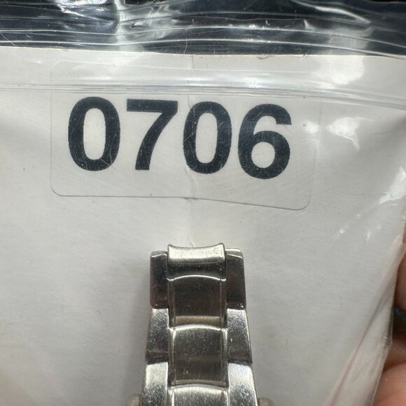 Relic Watch Women Silver Tone Rectangle Dial Water Resistant New Battery 6 Inch - Picture 11 of 12